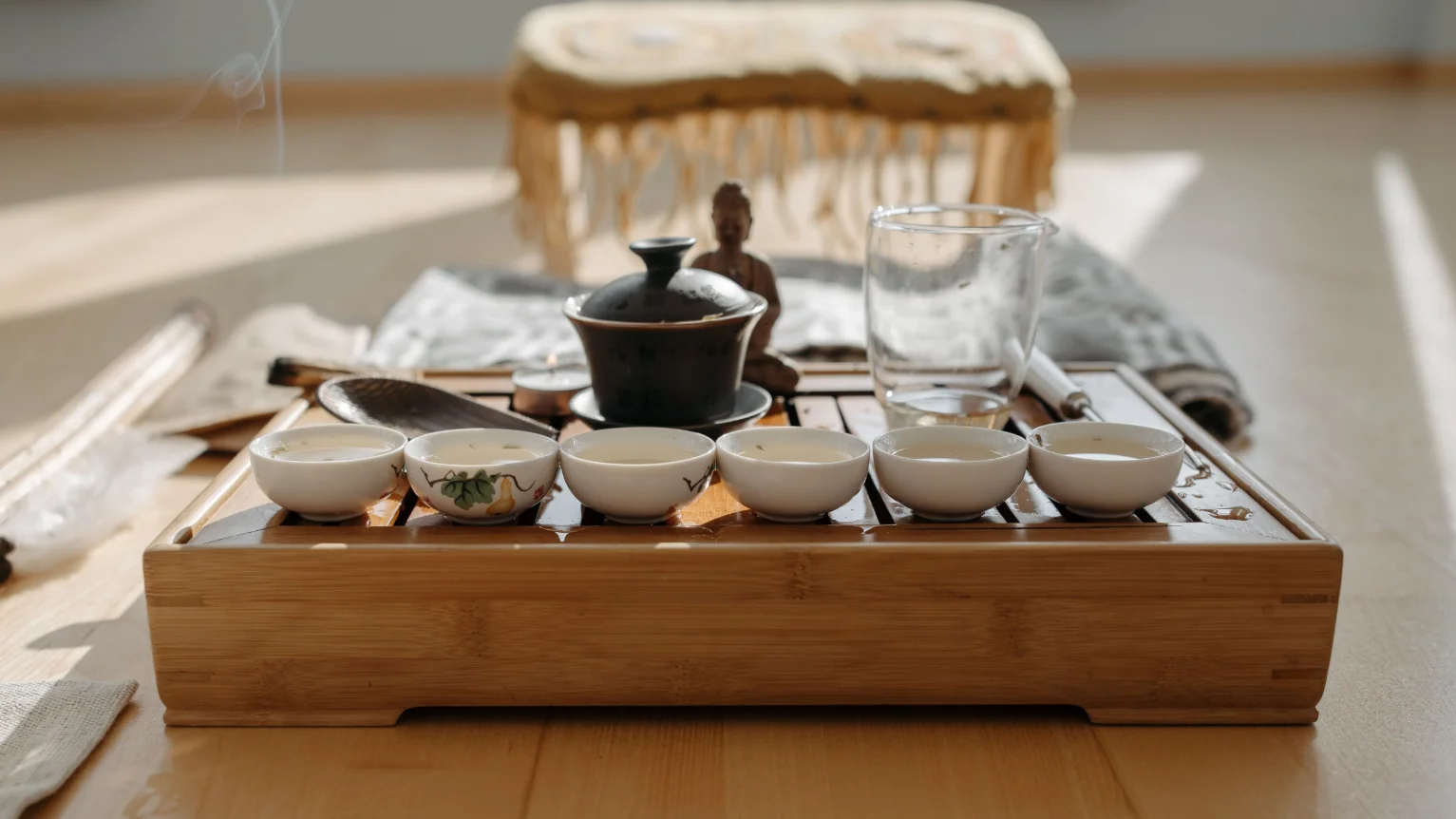 Tea tray with teapot and cups A calm tea tray with cups and a teapot